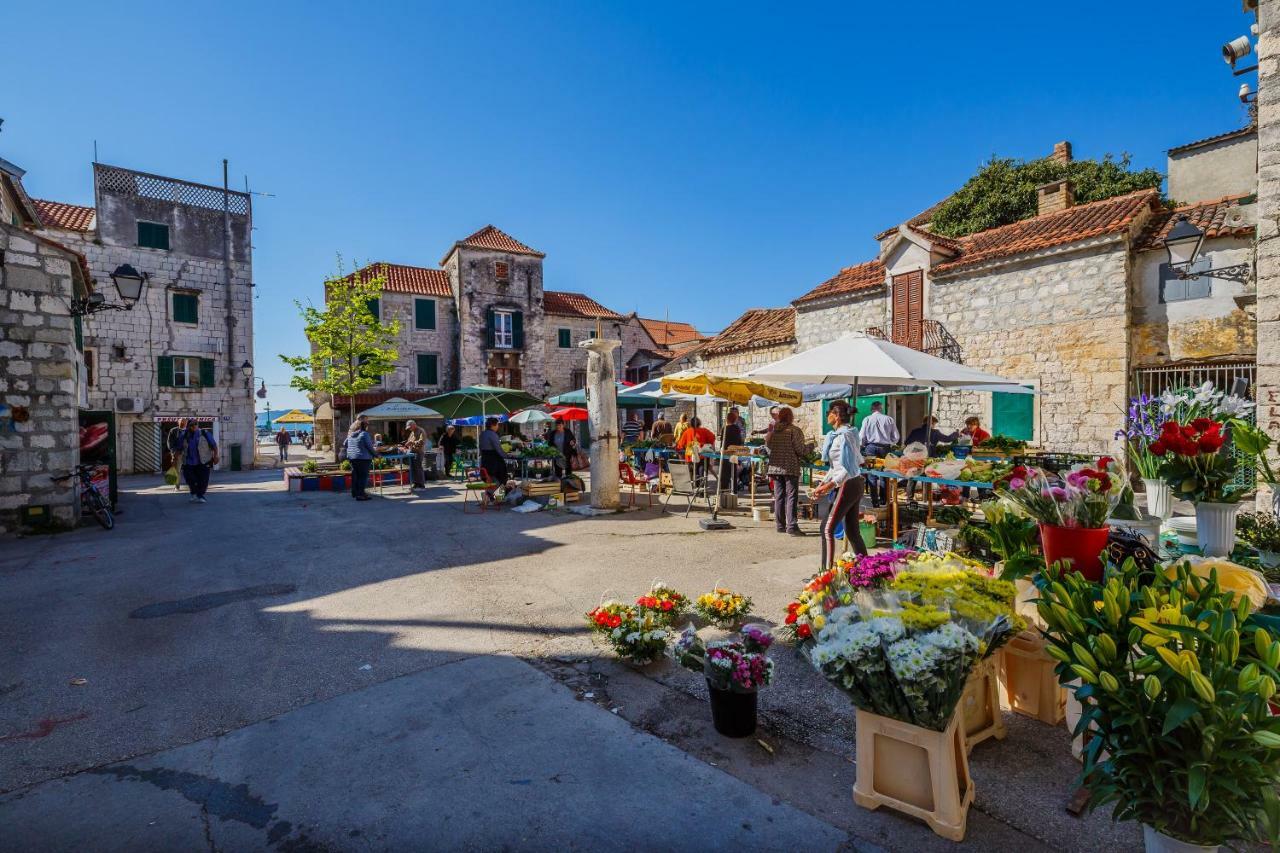 Town Square Cippico * Kaštela